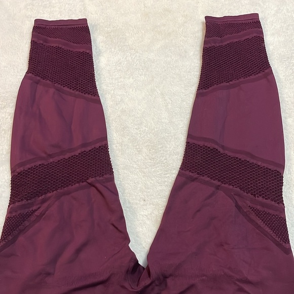 Fabletics Burgundy Leggings With Mesh Detailed Legs - Picture 4 of 10